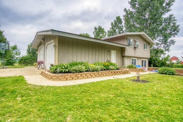 8890 Nw Lake Road, Belvidere Twp, MI 48886