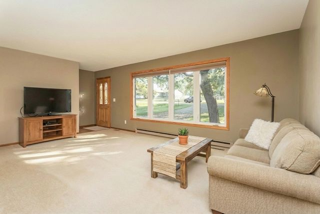 2402 Reeds Villa Road SW, Alexandria, MN 56308