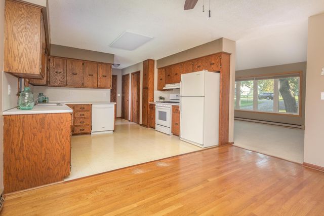 2402 Reeds Villa Road SW, Alexandria, MN 56308