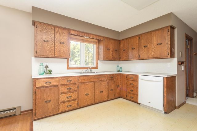 2402 Reeds Villa Road SW, Alexandria, MN 56308