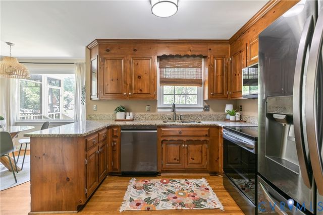 112 Old Brickhouse Ln, Colonial Heights, VA 23834