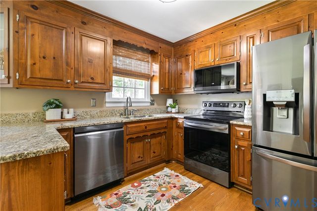 112 Old Brickhouse Ln, Colonial Heights, VA 23834