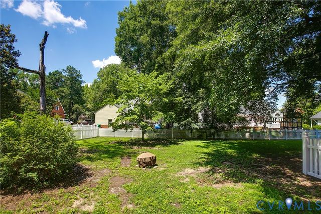 112 Old Brickhouse Ln, Colonial Heights, VA 23834