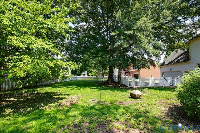 112 Old Brickhouse Ln, Colonial Heights, VA 23834