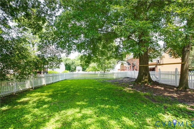112 Old Brickhouse Ln, Colonial Heights, VA 23834
