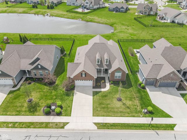 4223 Backstretch Lane, Bargersville, IN 46106