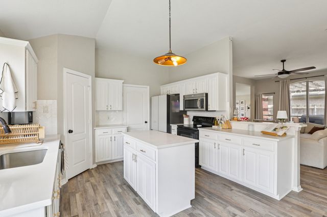 6932 Lomo Alto Drive, Fort Worth, TX 76132