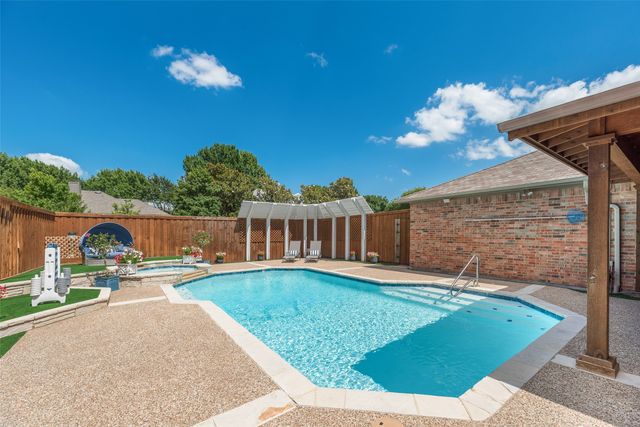 6802 Lochmoor Lane, Garland, TX 75044