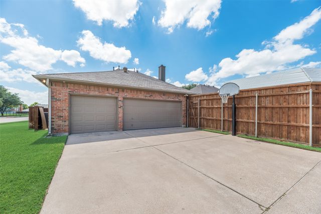 6802 Lochmoor Lane, Garland, TX 75044