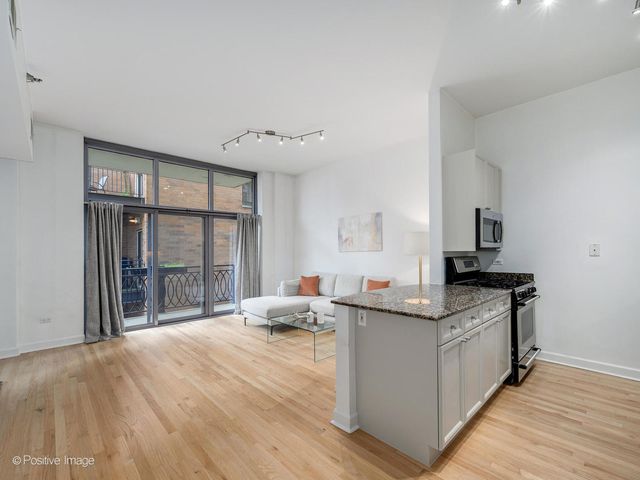 1201 W Adams Street 608, Chicago, IL 60607