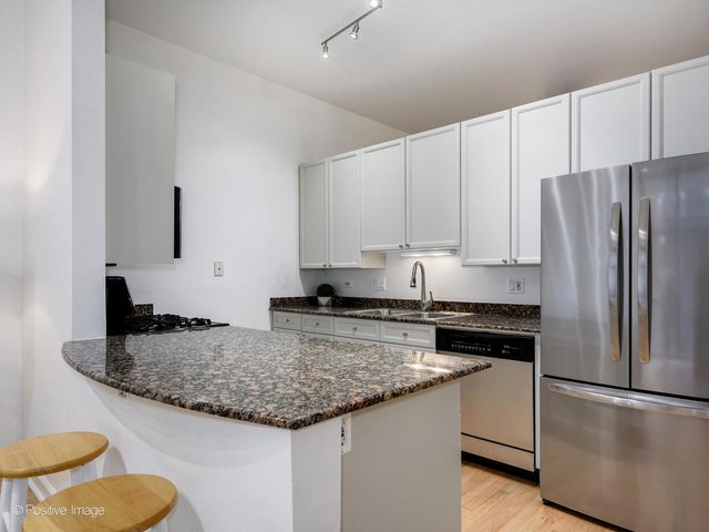 1201 W Adams Street 608, Chicago, IL 60607