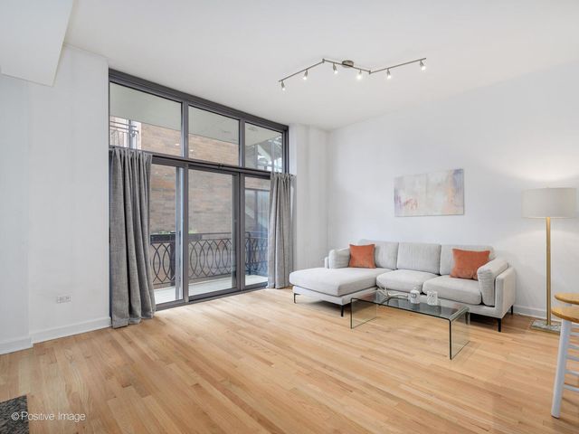 1201 W Adams Street 608, Chicago, IL 60607