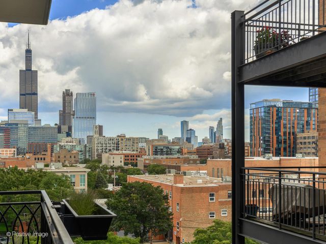 1201 W Adams Street 608, Chicago, IL 60607