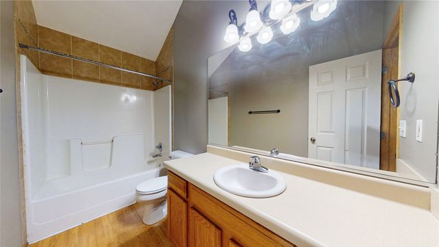 1218 SE Village View Lane, Ankeny, IA 50021
