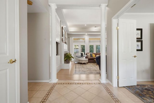 2134 SW Cottonwood Circle, Visalia, CA 93277