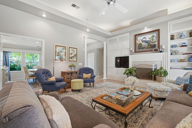 2134 SW Cottonwood Circle, Visalia, CA 93277