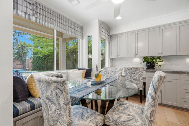 2134 SW Cottonwood Circle, Visalia, CA 93277