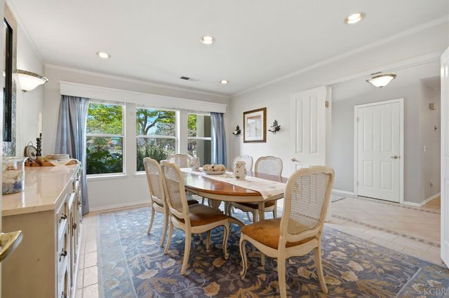 2134 SW Cottonwood Circle, Visalia, CA 93277