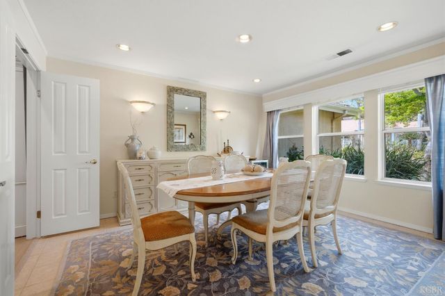 2134 SW Cottonwood Circle, Visalia, CA 93277