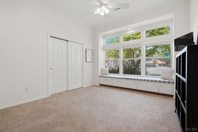 2134 SW Cottonwood Circle, Visalia, CA 93277