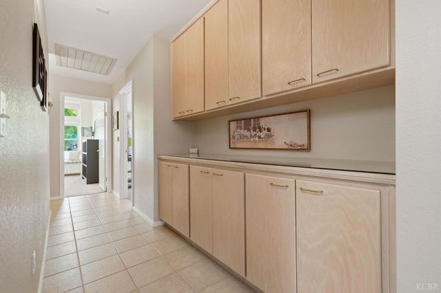 2134 SW Cottonwood Circle, Visalia, CA 93277