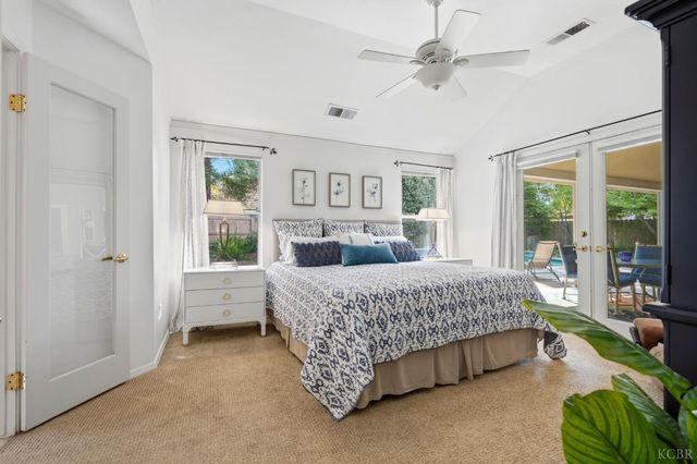 2134 SW Cottonwood Circle, Visalia, CA 93277