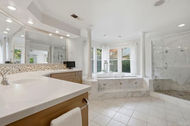 2134 SW Cottonwood Circle, Visalia, CA 93277