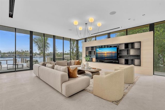 535 N Shore Drive, Miami Beach, FL 33141