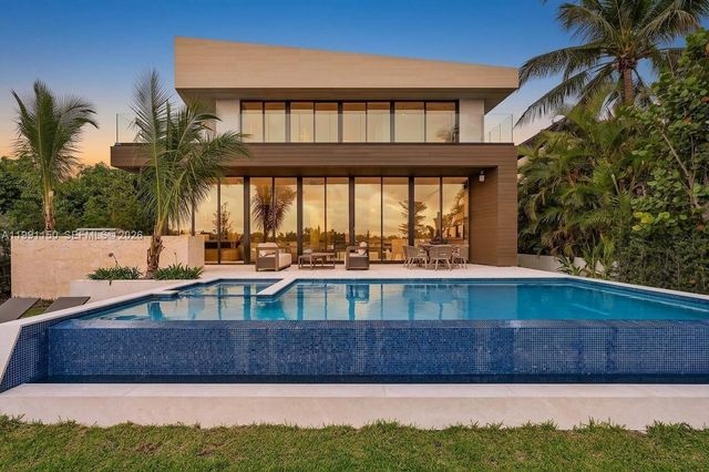 535 N Shore Drive, Miami Beach, FL 33141