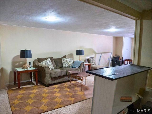 11236 Marley Drive, St Louis, MO 63123