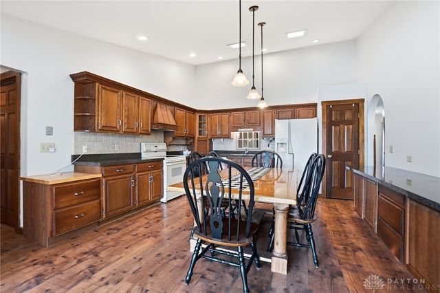 1398 Elizabeth Court, Springfield, OH 45503