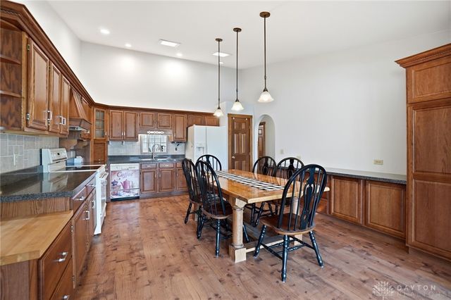 1398 Elizabeth Court, Springfield, OH 45503