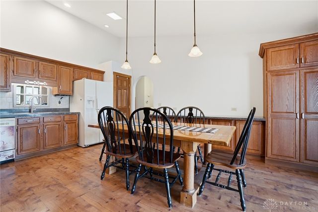 1398 Elizabeth Court, Springfield, OH 45503