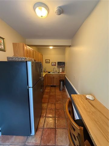 141 Coggeshall Avenue, Newport, RI 02840