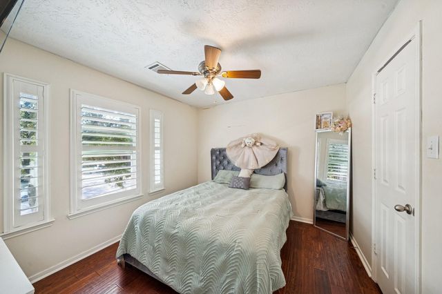 7411 Shady Arbour Court, Pasadena, TX 77505