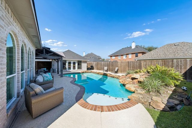 7411 Shady Arbour Court, Pasadena, TX 77505