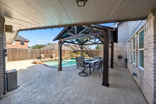7411 Shady Arbour Court, Pasadena, TX 77505
