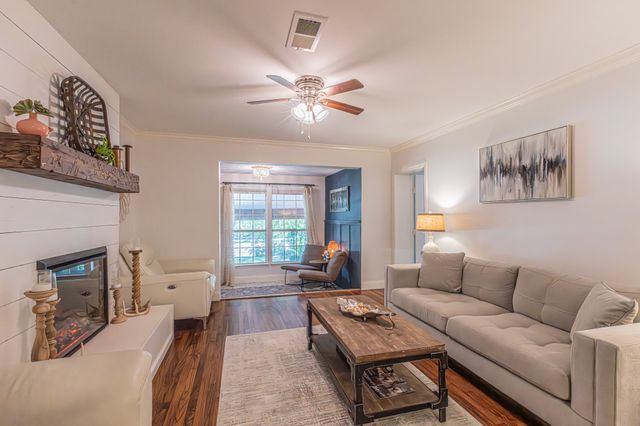 708 Lakeshore Drive, Little Elm, TX 75068