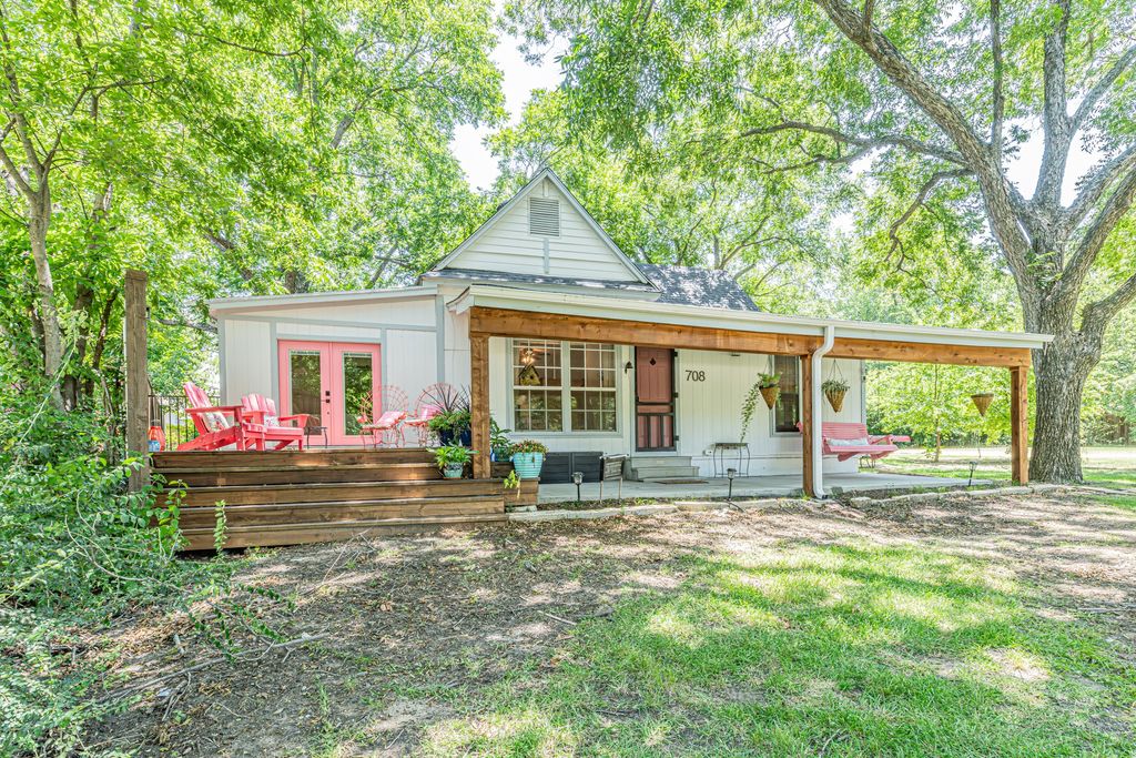 708 Lakeshore Drive, Little Elm, TX 75068