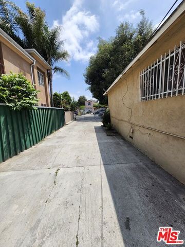 1243 E 48th Street, Los Angeles, CA 90011