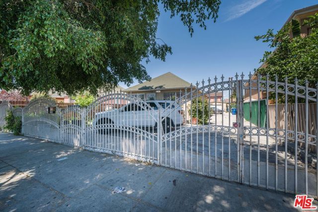1243 E 48th Street, Los Angeles, CA 90011