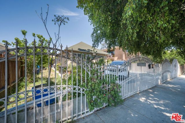 1243 E 48th Street, Los Angeles, CA 90011