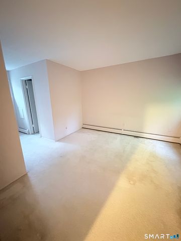 13 Bryne Court G, Farmington, CT 06032