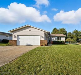 4139 Beverly Hills Drive, Brunswick, OH 44212