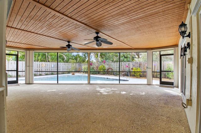 966 NW 37th Avenue, Delray Beach, FL 33445