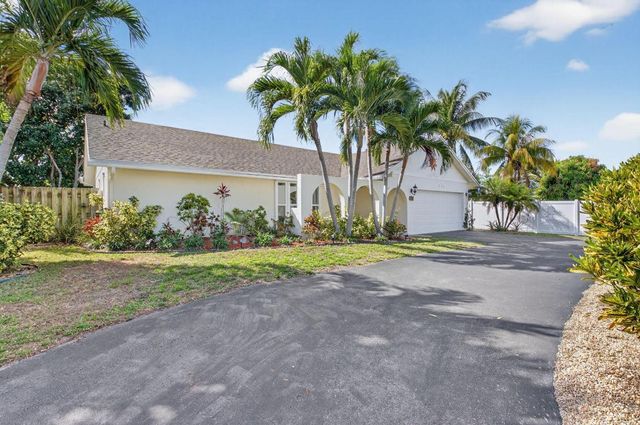 966 NW 37th Avenue, Delray Beach, FL 33445
