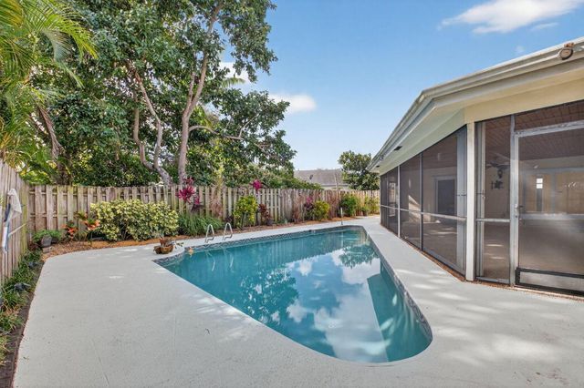 966 NW 37th Avenue, Delray Beach, FL 33445