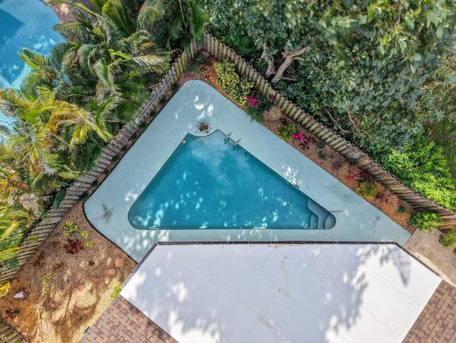 966 NW 37th Avenue, Delray Beach, FL 33445