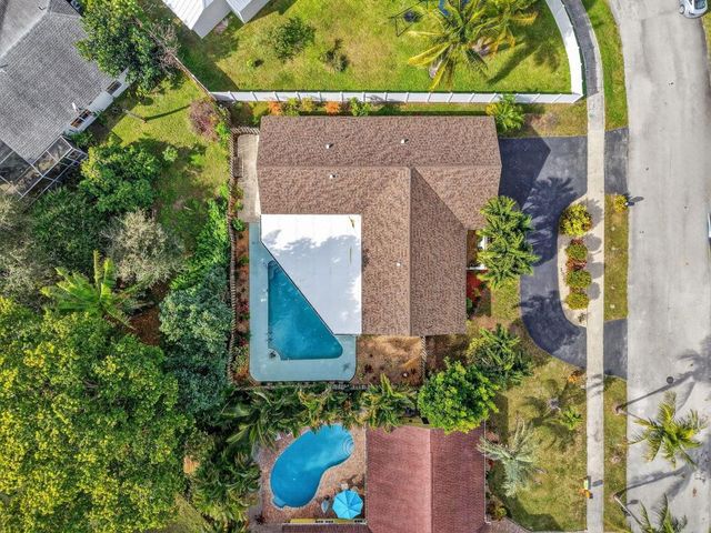 966 NW 37th Avenue, Delray Beach, FL 33445