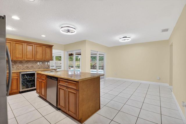 966 NW 37th Avenue, Delray Beach, FL 33445